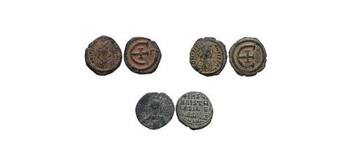 Byzantijnse Rijk Lot of 3 bronze coins (2 x Pentanummium, 1, Postzegels en Munten, Munten | Europa | Niet-Euromunten