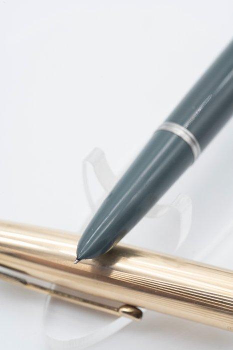 Parker - 51 Grey & Gold Filled Cap - Sans Prix de Réserve -, Verzamelen, Pennenverzamelingen