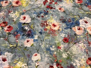 Chef-dœuvre floral sur coton : tissu unique certifié Oeko