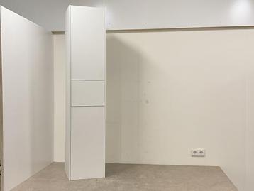 Veiling - Badkamerkast wit hoog 165x34x35cm beschikbaar voor biedingen