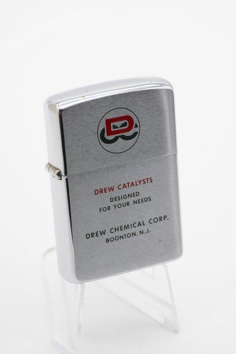 Zippo - Drew Chemical Corp. - *1963* - Sans Prix de Réserve, Verzamelen, Rookartikelen, Aanstekers en Luciferdoosjes