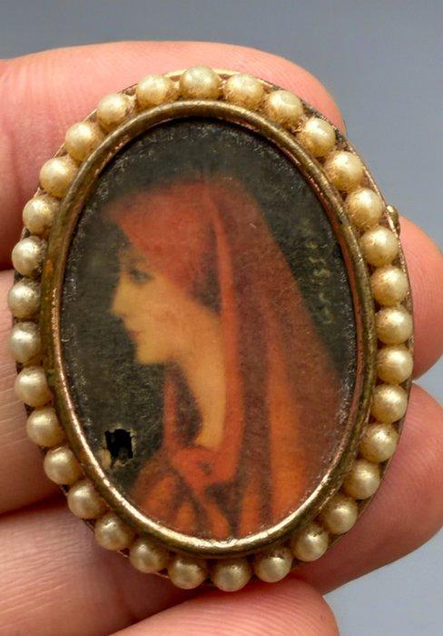 Gotische speld met miniatureportret van Sint-Fabiola in, Antiek en Kunst, Curiosa en Brocante