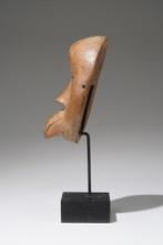 Een houten masker - Dan - Ivoorkust (Zonder minimumprijs)