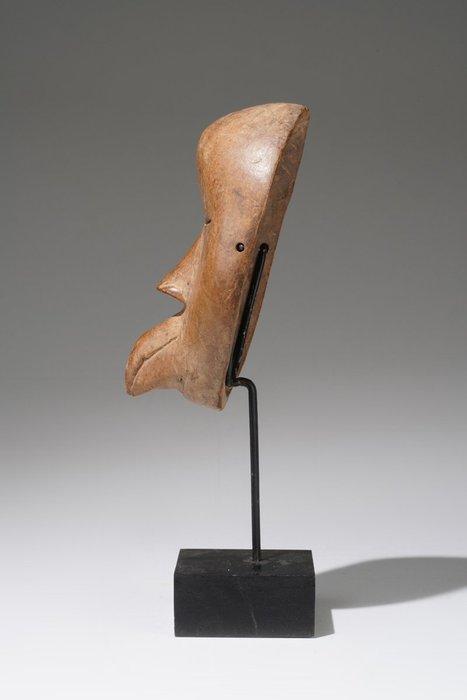 Een houten masker - Dan - Ivoorkust (Zonder minimumprijs), Antiquités & Art, Art | Art non-occidental