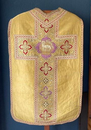 Objets religieux et spirituels - Soie, broderie, ruban -