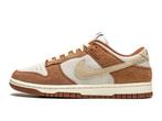 Nike Dunk Low PRM Medium Curry - Maat 42 EU, Kleding | Heren, Ophalen of Verzenden, Nieuw