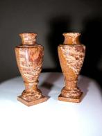 Vaas (2) - Marmo Rosso met zeer bijzondere aders - paar, Antiek en Kunst