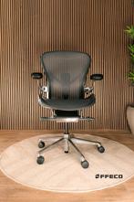 Herman Miller Aeron Remastered Met Polished Afwerking, Huis en Inrichting, Bureaustoelen, Verzenden, Zwart, Zo goed als nieuw