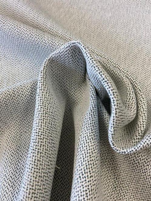Alto pregio, wit-panna gebreid weefsel op een groene, Antiek en Kunst, Antiek | Tapijten, Tafelkleden en Textiel