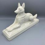 sculptuur, Un chien loup - 22 cm - Craquelés - 1930, Antiquités & Art