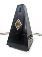 Métronome Mécanique Pyramide Système Wittner Made in W., Antiek en Kunst
