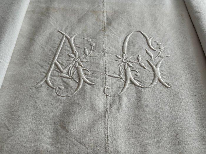 Prachtige oude linnen doek. Met de hand geborduurd. Eerste, Antiek en Kunst, Antiek | Tapijten, Tafelkleden en Textiel