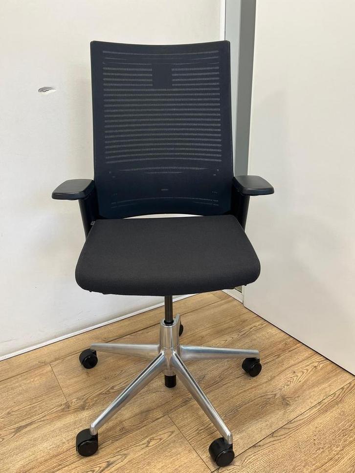 25x Refurbished Ahrend 2002 Bureaustoel met Nieuwe Stof, Huis en Inrichting, Bureaustoelen, Bureaustoel, Zwart, Zo goed als nieuw