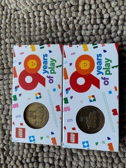 Lego Merchandise - Wooden Duck Coin, 90 Years of Play  * 2, Kinderen en Baby's, Speelgoed | Duplo en Lego