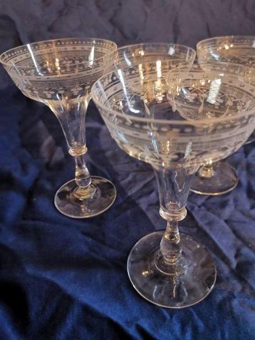 Champagneglas (8) - Glas - mondgeblazen met de hand