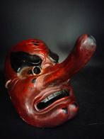 Antiek Tengu-masker in rode, zwarte en gouden droge lak –, Antiek en Kunst