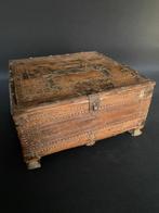 Dowriy/Bridal box - Hout - India - Begin 20e eeuw