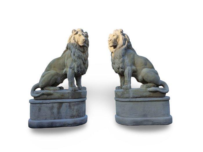 Sculptuuur voor buiten, XXL Gate keepers - Seated lions -, Antiek en Kunst, Curiosa en Brocante