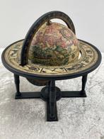 Decoratief ornament - Italië - Globe in Houder, Antiek en Kunst