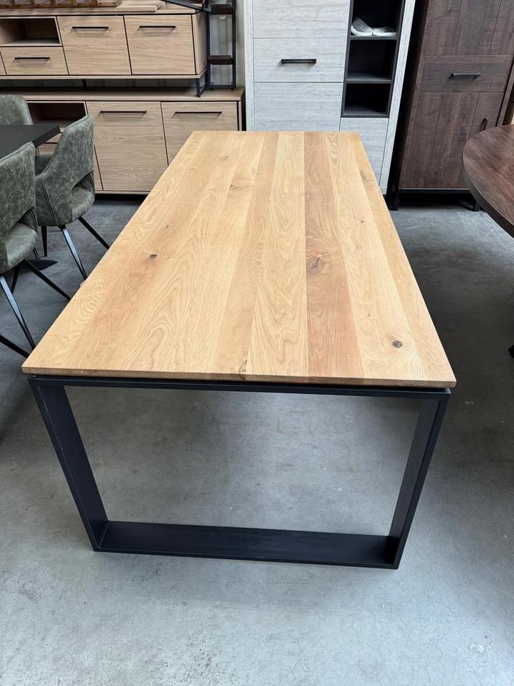 Eettafel massief eik, Huis en Inrichting, Tafels | Eettafels, Nieuw, Eikenhout, Metaal