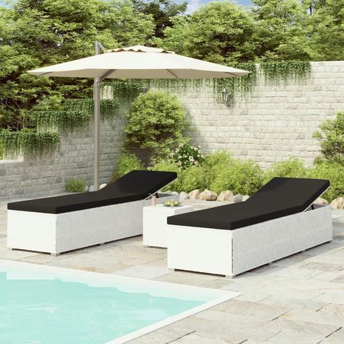 vidaXL 3-delige Ligbeddenset met theetafel poly rattan wit, Tuin en Terras, Ligbedden, Nieuw, Verzenden