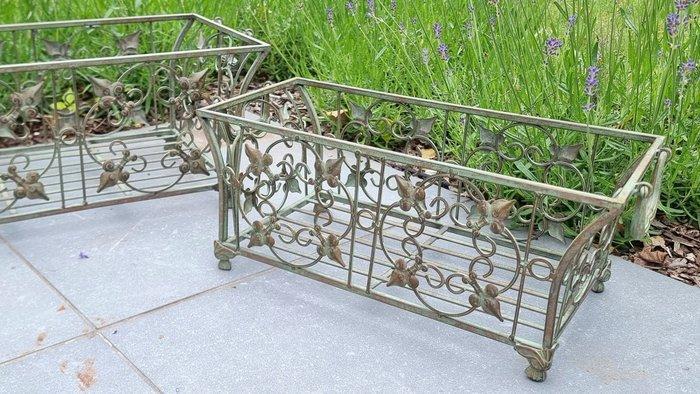 Bloempot (2) - IJzer - Smeedijzer - set van 2, Antiek en Kunst, Curiosa en Brocante