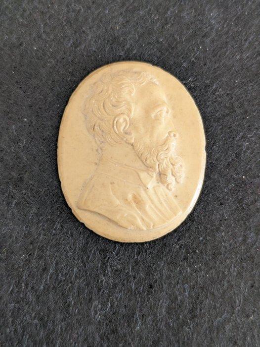 met een reliëf van Michelangelo in lavasteen - Cameo, Antiek en Kunst, Antiek | Overige Antiek