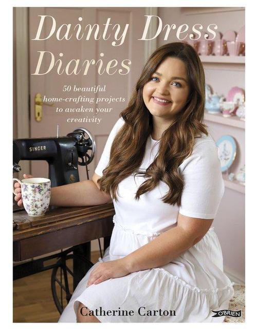 Dainty Dress Diaries 9781788492966 Catherine Carton, Boeken, Overige Boeken, Zo goed als nieuw, Verzenden