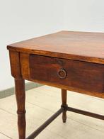 Middentafel - Walnoot - Antiek tafeltje Piemontes, Antiek en Kunst, Antiek | Overige Antiek