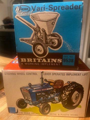 Britains - 1:32 - Tractor Ford 5000 - Vari Spreader - N° beschikbaar voor biedingen