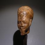 Oud-Egyptisch Steen Farao hoofd sculptuur. 5,5 cm H. Laatste
