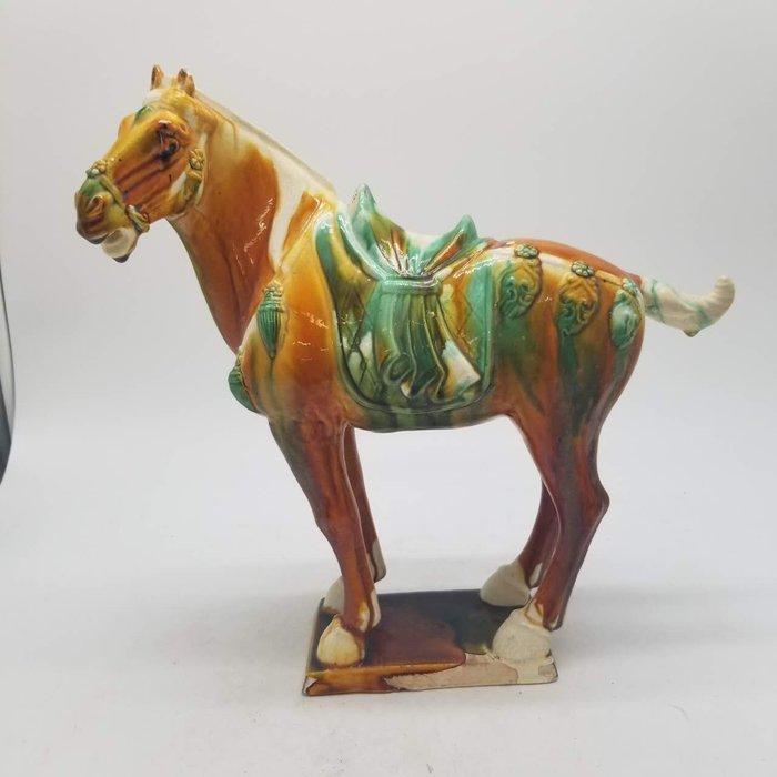 Tang Sancai Glazed Pottery Horse - Porselein - China, Antiek en Kunst, Antiek | Overige Antiek