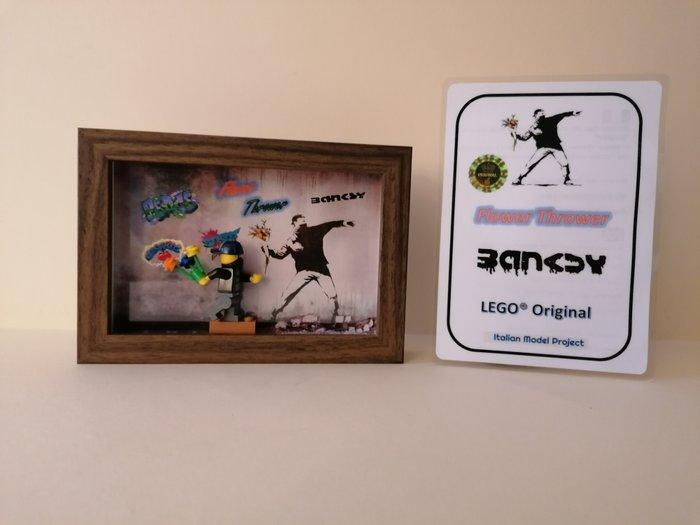 Lego Minifiguur - Art - The Flower Thrower - Banksy, Kinderen en Baby's, Speelgoed | Duplo en Lego