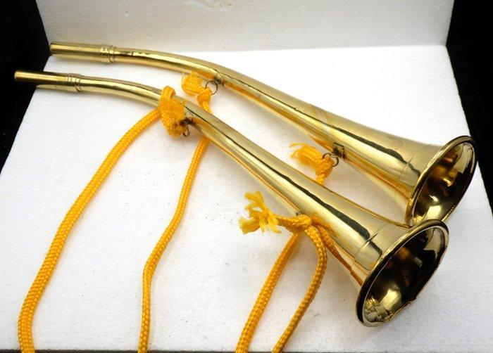 Jachthoorn - 2 grote Jachthoorns - - Cor - Pays-Bas - 2022, Antiek en Kunst, Curiosa en Brocante