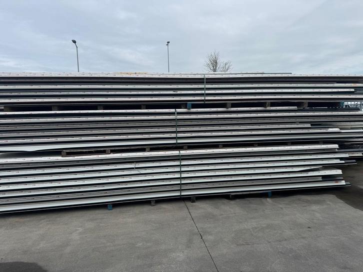 Sandwichpanelen  – dakpanelen / isolatiepanelen – op stock, Bricolage & Construction, Plaques & Panneaux, Envoi