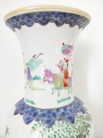 Vaas - Porselein - China - Décor vrouwen en kinderen (Zonder, Antiek en Kunst