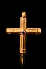 Byzantijns Gouden kruishanger met granaat - Prachtig!