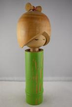 Zeldzame groene Bamboo Kokeshi pop (25 cm) - Hout -, Antiek en Kunst, Curiosa en Brocante
