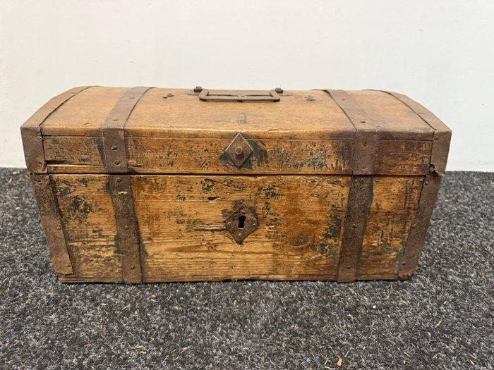 Kist - Hout, Metaal - Kleine Zweedse kist, Antiek en Kunst, Curiosa en Brocante