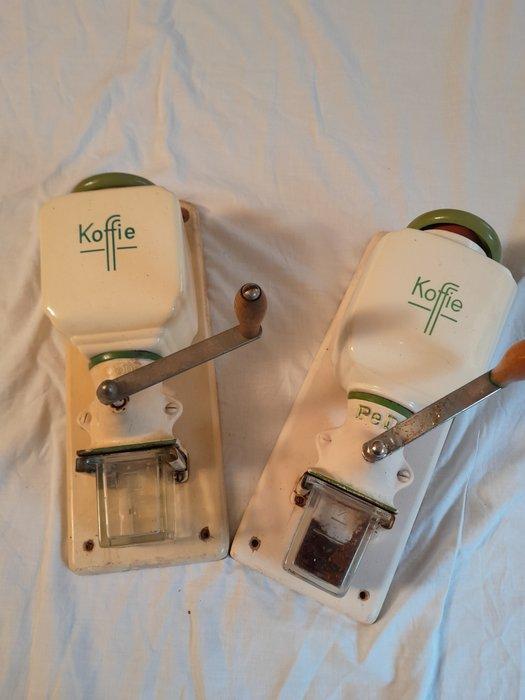 PeDe - Koffiemolen (2) - wandkoffiemolen - Porselein,, Antiek en Kunst, Antiek | Keukengerei