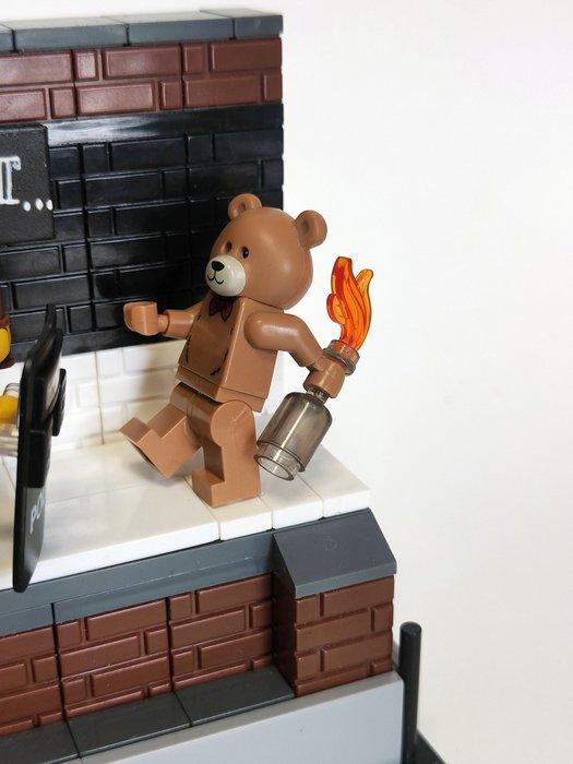 Lyssandre Saint York - Banksy Lego artwork  The mild mild, Antiek en Kunst, Kunst | Designobjecten
