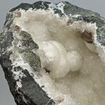 HAARIGE OKENIET GEODE met KWARTS en CALCIET, groot Geode -, Collections, Minéraux & Fossiles