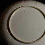 Bord - Coupe aux émaux rose et or à décor dune fleur de, Antiquités & Art