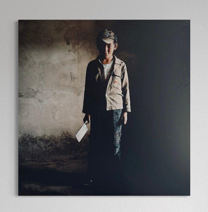 Wang Gang ( 1969 ) - Interior Portrait 1/1 - 100cm x 100cm -, Antiek en Kunst, Kunst | Designobjecten