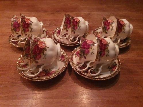 Royal Albert - Kop en schotel (10) - Old Country Rose -, Antiek en Kunst, Antiek | Meubels | Tafels