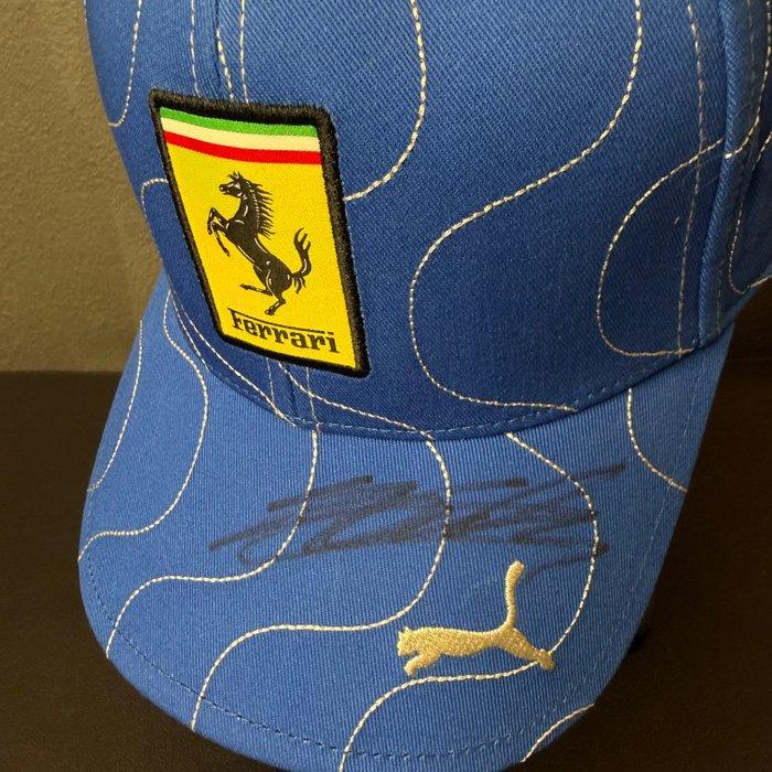 Ferrari - Formule 1 - Charles Leclerc - 2025 - Pet, Verzamelen, Automerken, Motoren en Formule 1