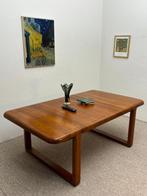 Dyrlund - Niels Bach - Tafel - Teak - Designer Space age