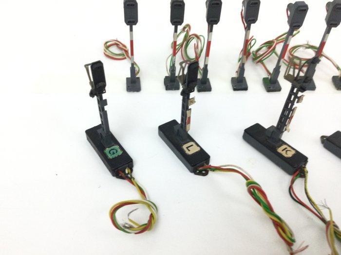 Minitrix N - 6759/66749 - Signalen (12) - Twaalf, Hobby en Vrije tijd, Modeltreinen | N-Spoor