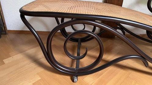 Thonet - Lit de jour - Bois - canapé-lit Thonet, Antiek en Kunst, Antiek | Meubels | Stoelen en Sofa's