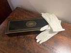Doos - Handschoenenkastje met handschoenen - Zwart hout,, Antiek en Kunst
